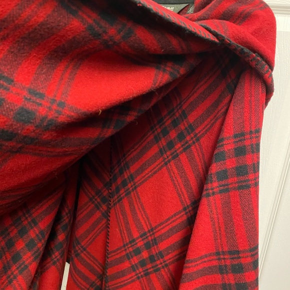 Eddie Bauer Shawl-Collared Wrap/Cape - Picture 8 of 9